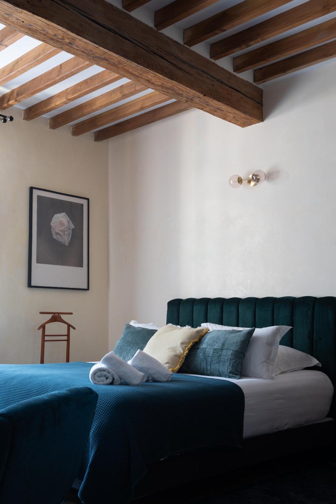 La Maison D'En Bas Des Seigneurs Cucuron Δωμάτιο φωτογραφία