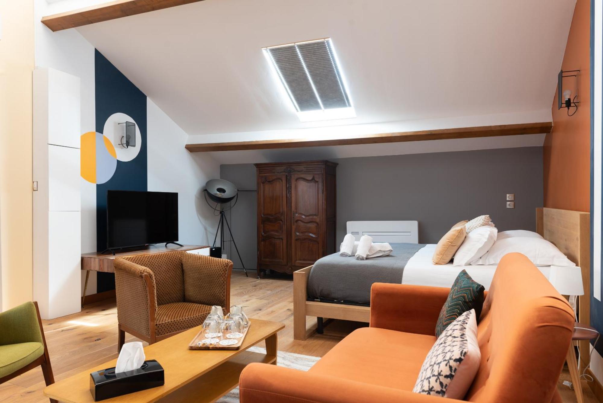 La Maison D'En Bas Des Seigneurs Cucuron Δωμάτιο φωτογραφία